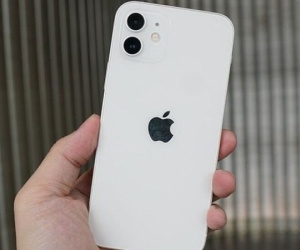 Mẫu iPhone 5G đầu tiên của Apple đang bán với giá cực rẻ, giảm đến 14 triệu đồng