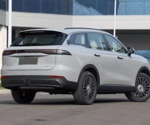 Tập đoàn xây nhà máy 200.000 xe/năm ở Việt Nam ra mắt SUV cùng cỡ Sorento, 'ăn' 1,35L/100km giá 455 triệu