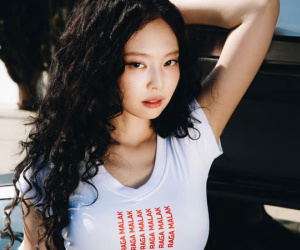 Màn comeback 'thoát mác Kpop' của Jennie: Như một bữa buffet thơm ngon đủ món nhưng chưa kịp no đã phải đi về!