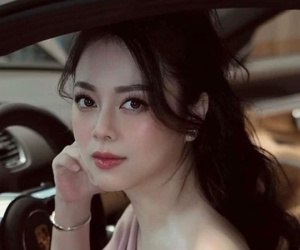 Tuyên bố chính thức của Hằng Túi về drama với vợ chồng nhiếp ảnh gia nổi tiếng: 'Tôi sai vì...'