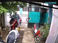 Chân ngắn nhưng thích đi xe cao, người phụ nữ rơi vào cảnh 'dở khóc, dở cười' trước mặt con trẻ