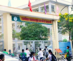 Bị phản ánh ưu ái phân công giáo viên môn Công nghệ dạy Toán, hiệu trưởng nói gì?