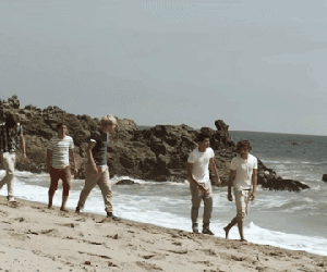 Liam Payne: Ngôi sao nhạc pop bị vắt kiệt sức, cái chết đột ngột khiến màn tái hợp của One Direction mãi mãi dở dang!