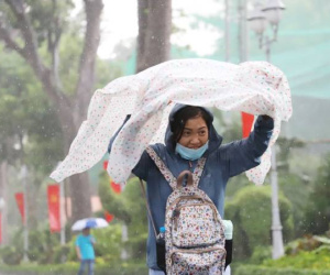 Dự báo thời tiết 17/10/2024: Hà Nội trưa chiều trời nắng, TPHCM mưa giông