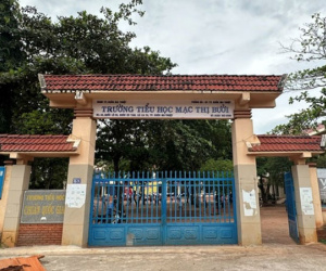 Vụ 'quên' mua BHYT cho học sinh dù phụ huynh đã đóng tiền: Nhân viên đến từng nhà trả tiền, xin lỗi