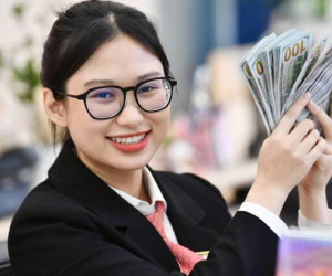Giá USD ngân hàng tiếp tục tăng mạnh, vượt 25.400 đồng