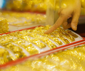‘Liều ăn nhiều’, giá vàng vọt lên đỉnh mới rồi vào giai đoạn thoái trào?