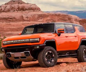 Bắt gặp siêu SUV GMC Hummer chạy điện trên đường phố Hà Nội, giá trên 3 tỷ đồng