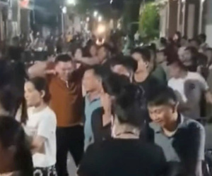 Hàng trăm người mang loa, phát nhạc trong đêm để đòi nợ trăm tỉ