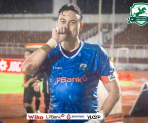 Lý giải màn ăn mừng đặc biệt của Đặng Văn Lâm sau khi hóa người hùng Phù Đổng Ninh Bình