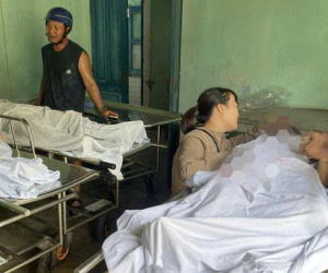 Bình Định: Cha mẹ khóc nghẹn ngào khi con bị xe chở dăm gỗ đè tử vong
