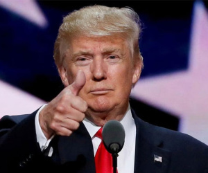 Ông Trump và bà Harris 'chạm trán' nảy lửa ở bang chiến trường Michigan