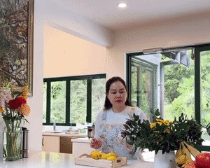 'Diễn viên thấp nhất màn ảnh Việt' có tình yêu mới sau khi ly hôn bạn trai Tây?