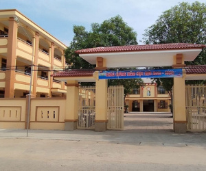 Vụ thầy cô xô xát tại trường học: Nữ giáo viên chưa thể đi dạy