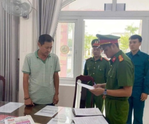 Bắt khẩn cấp nguyên Phó Giám đốc Ngân hàng Việt Á Chi nhánh Hội An