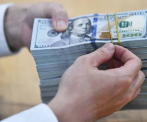 Giá USD ngân hàng và tự do đồng loạt giảm