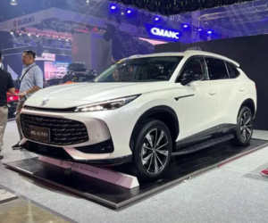 MG HS 2025 giá rẻ tiết kiệm xăng ra mắt, sắp về Việt Nam