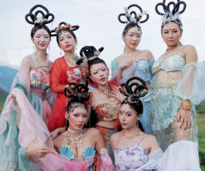 Những màn đu trend Halloween 'chấn động' của hội trai xinh, gái đẹp