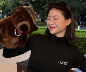 Louis Phạm (Phạm Như Phương) xóa bài xin lỗi về drama 'phông bạt', vừa trở lại đã gây tranh cãi trang phục
