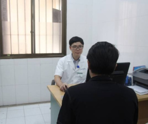 Người đàn ông 28 tuổi ở Hà Nội nhập viện tâm thần sau khi có biểu hiện hào phóng quá mức