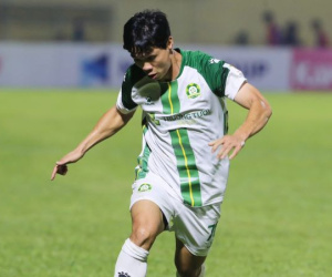 HLV Kim Sang-sik bỏ xem V.League để sang Indonesia; Công Phượng chỉ còn 4 cơ hội cho AFF Cup
