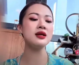 Động thái mới nhất của 'cô đồng bát nước' trên TikTok vừa bị công an triệu tập
