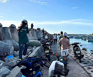 Phát hiện thi thể nghi là du khách mất tích khi chèo sup ở biển Phú Quý