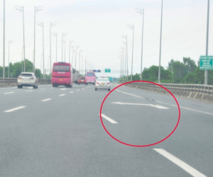 Hướng mũi tên đặc biệt chú ý để tránh bị phạt nguội trên cao tốc Ninh Bình - Pháp Vân