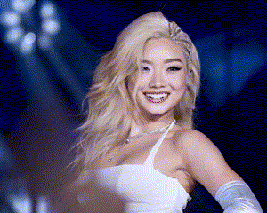 Cuối cùng Rap Việt cũng có màn đối đầu đáng xem giữa 2 rapper nữ: Kẻ tám lạng người nửa cân khiến BigDaddy giành giật