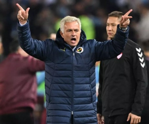 Fenerbahce thắng trận, Jose Mourinho đăng clip mắng trọng tài là 'trẻ con'
