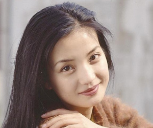 Mỹ nhân showbiz từng đỗ thủ khoa đại học sư phạm, tốt nghiệp thạc sĩ với điểm số kỷ lục: Sự nghiệp và đời tư im ắng ở tuổi U50