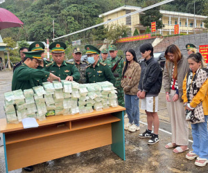 Phát hiện 70kg ma túy ở ghế ngồi, bình xăng xe