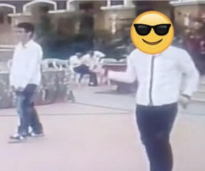 Video nam sinh biểu diễn văn nghệ 14 năm trước nhận 'bão like': Là thủ khoa đại học, hiện thành tên tuổi đáng 'gờm'