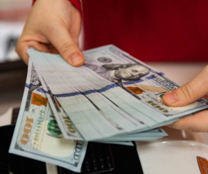 Giá USD ngân hàng và USD tự do hôm nay quay đầu giảm mạnh