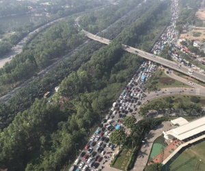 30.000 người đổ về tham quan sáng Chủ nhật, Bảo tàng Lịch sử quân sự Việt Nam quá tải, ùn tắc hàng km