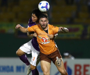 HAGL bị chê xấu xí khi lên đầu bảng V-League: Tại ai?