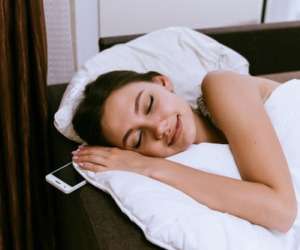 Apple cảnh báo một thói quen cực kỳ nguy hiểm của người dùng iPhone, ai cũng đang mắc phải!