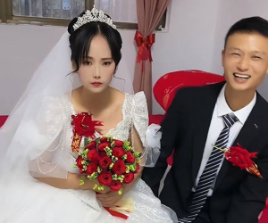 Biểu cảm của cô dâu khi biết sính lễ của nhà trai quá ít, còn đòi trả góp: Tương lai sóng gió rồi!