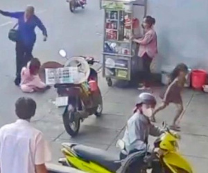 Vụ bé gái bị mẹ đánh giữa đường: Vô cảm đến lạnh người!