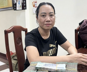 Bắt 2 người phụ nữ trong vụ chuyển hơn 700 viên kim cương vào Việt Nam