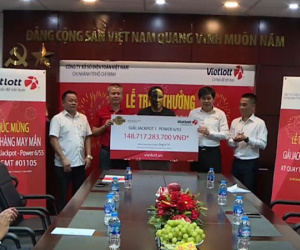 Mua vé số Vietlott chỉ 20.000 đồng, một người ở TP HCM trúng giải gần 149 tỉ đồng