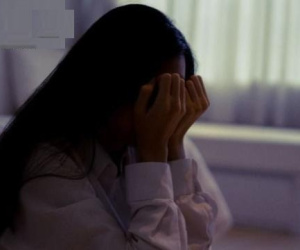 Mẹ đơn thân Hà Nội thương con học muộn nên nhắc đi ngủ sớm, ai ngờ lại nghe được lời này, bất lực chỉ biết ôm mặt khóc