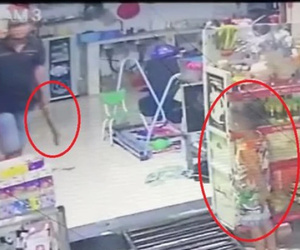 Clip: Bé trai hoảng loạn, thất thần nhìn cha bị người lạ xông vào nhà đánh đập