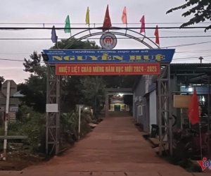 Vụ 2 nữ sinh bị đâm sau giờ chào cờ: Phòng Giáo dục thông tin nguyên nhân
