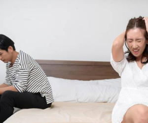 Con dâu mặc váy ngắn đi làm, cả nhà chồng tổ chức họp gia đình