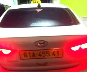 Truy tìm tài xế ‘taxi dù’ xịt hơi cay vào mặt hành khách ở Đà Lạt