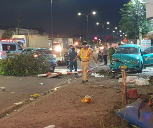 Hai taxi điện, 2 xe máy tông liên hoàn, bẹp dúm ở Bình Dương
