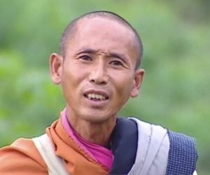 Ông Minh Tuệ thông báo về việc bản thân tạm thời ngưng đi khất thực