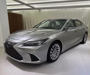 Cận cảnh Lexus ES 2025 vừa ra mắt, chỉ từ 1,049 tỷ đồng