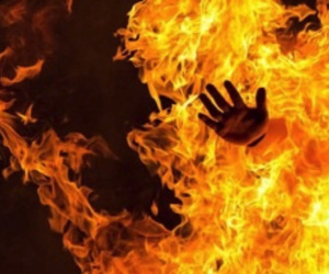 Mâu thuẫn, con trai tẩm xăng thiêu chết bố mẹ đẻ